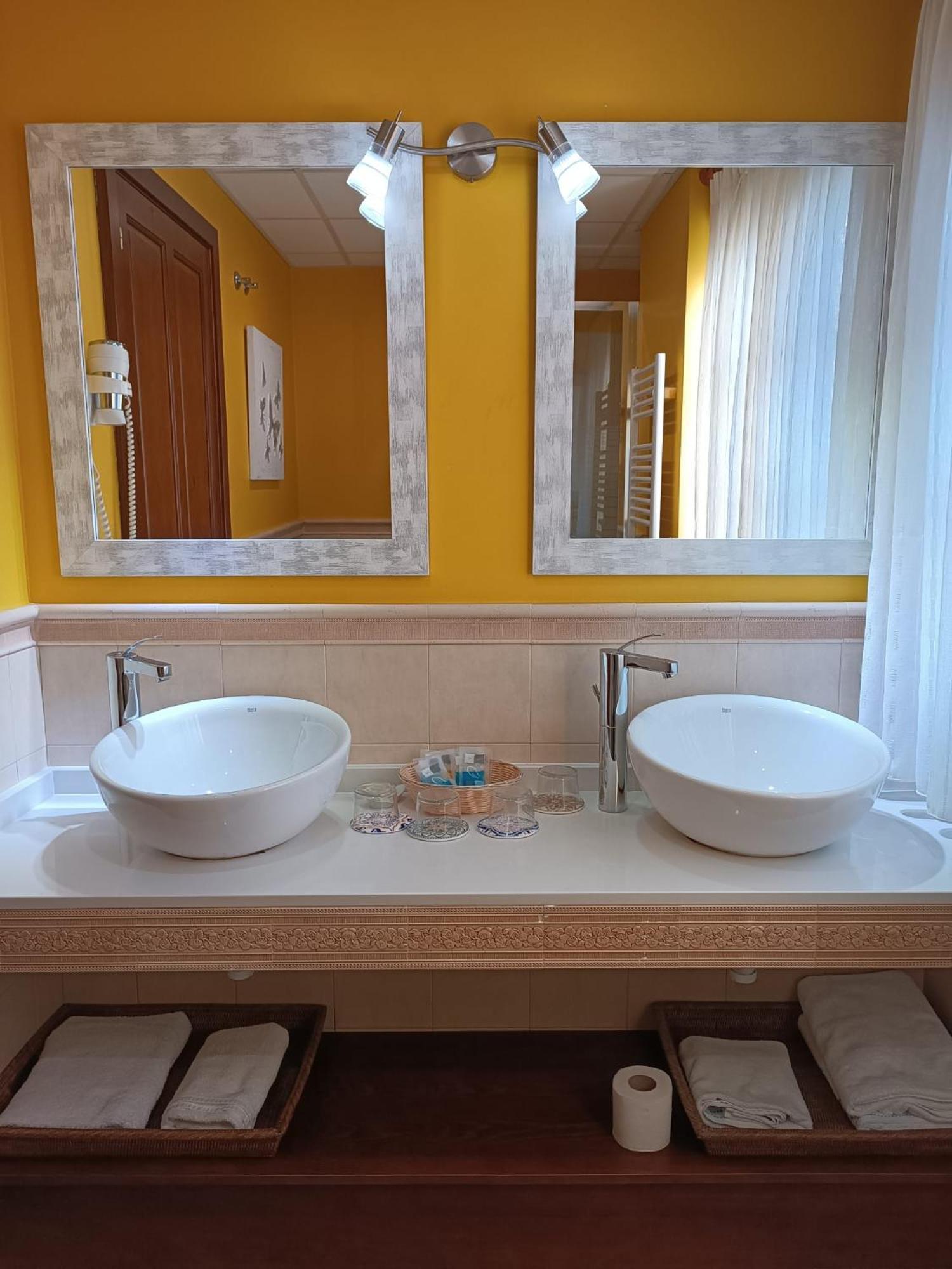 Hotel Rural Foncubierta ソト・デル・バルコ エクステリア 写真